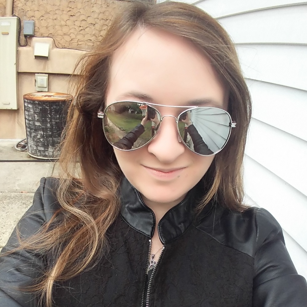 Meet your Posher, Ashley